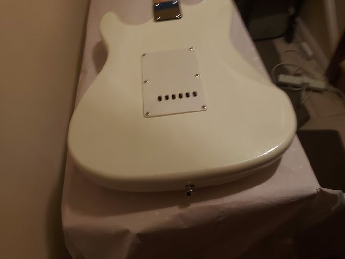 Rocktile Electric Guitar and AMP, in new condition
