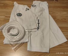 Kids ITF Taekwondo Dobok Uniform Size 120cm with White, Orange & Green Belts