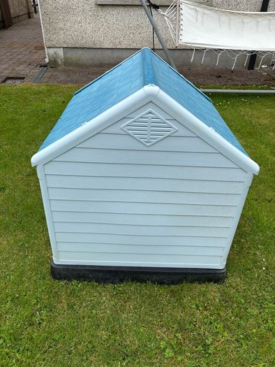 Large Plastic Dog Kennel Excellent Condition