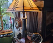 Tiffany style table lamp