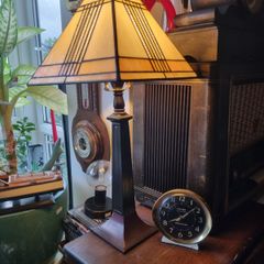 Tiffany style table lamp