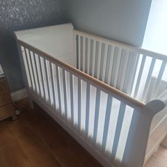 Mia Sleigh cot Mamas &Papas &mattress