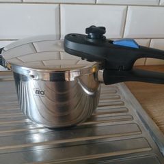 ELO 2.7 ltr Pressure Cooker
