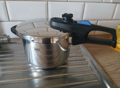 ELO 2.7 ltr Pressure Cooker
