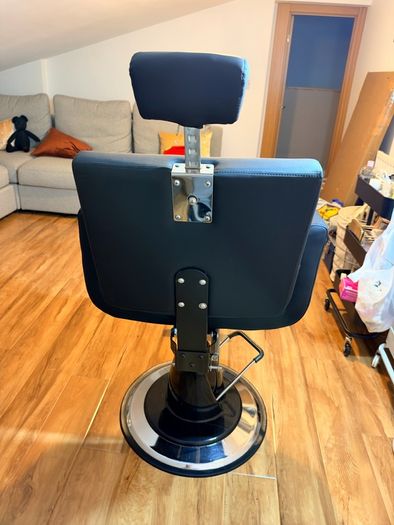 Beauty/Barber Chair