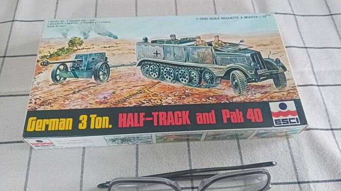 ESCI German half-track and Pak 40