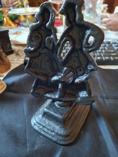 A Beautiful Old Cast Iron Bookend, Tabletop Sculpture or Doorstop, Postage Available or collection
