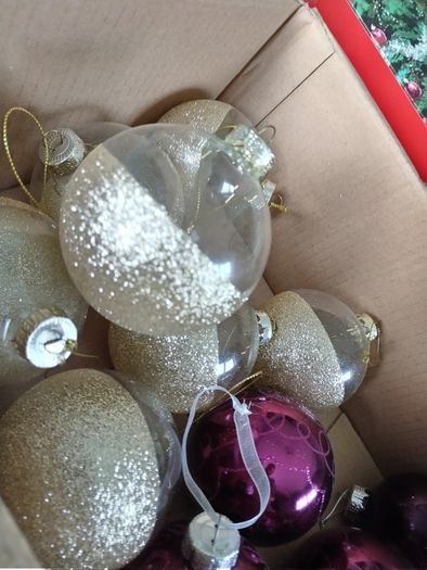 x1 Box of x12 Glass Baubles