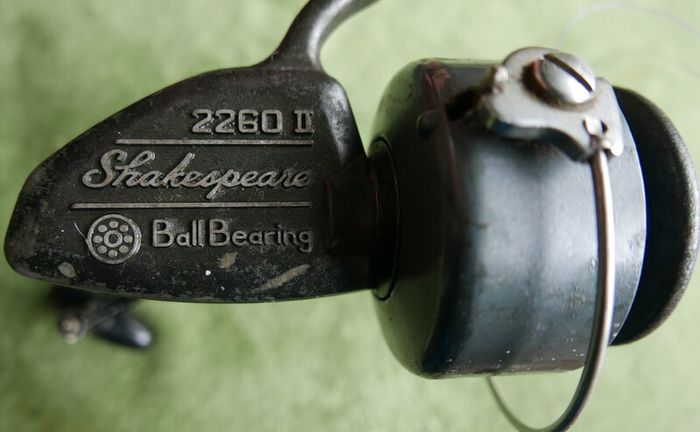 Vintage Shakespeare Ball Bearing 2260 II Large Spinning Reel (in working order)