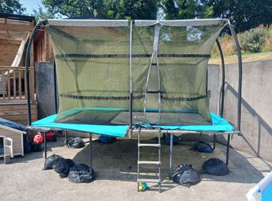 Trampoline