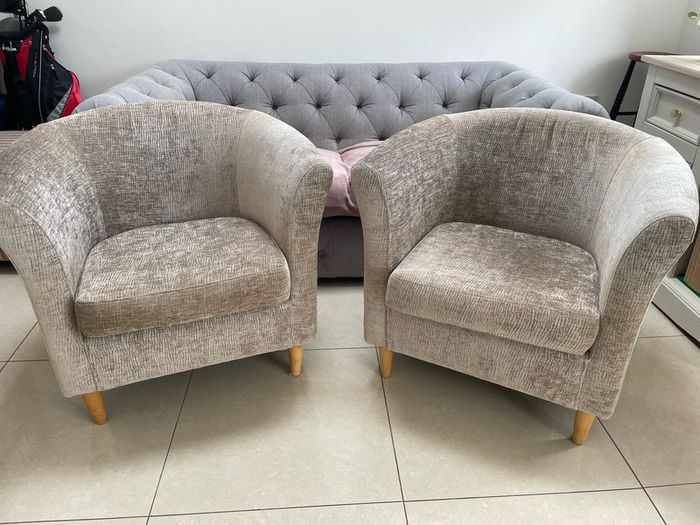 Two tub chairs