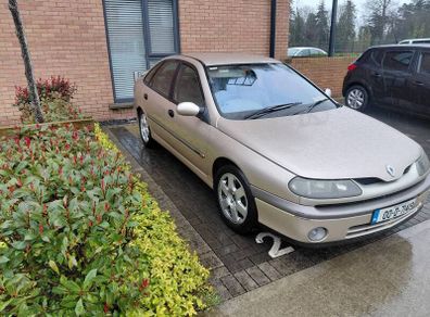 renault laguna version 1