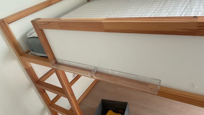 kura bed