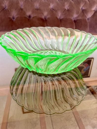 Uranium Green Vintage Glass Carnival Serving Bowl by Bagley UK
