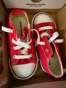 converse (kids size 8)