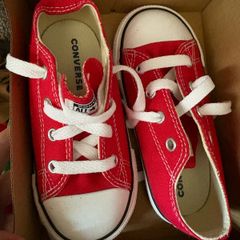 converse (kids size 8)