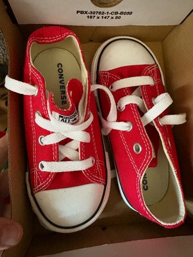 converse (kids size 8)