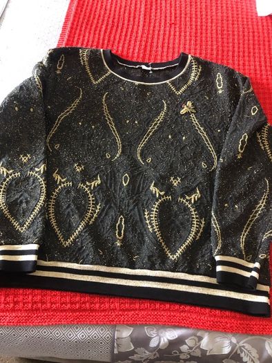 Ladies sweater size L like new