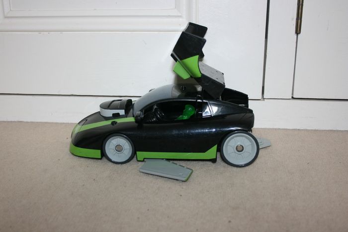 Ben 10 Car including Ben Figure