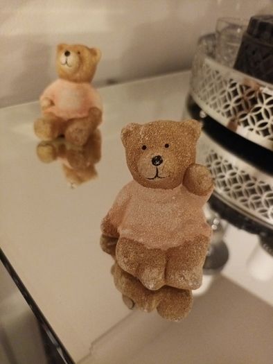 4 collectible bears