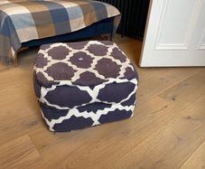foot stool/pouffe