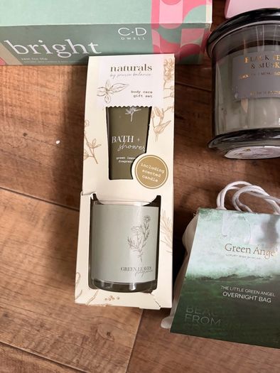 perfumes & candles.
