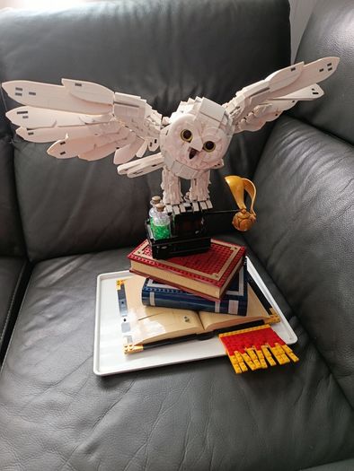 LEGO Harry Potter Hedwig Display Model (76391) Built