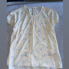 Pale yellow top