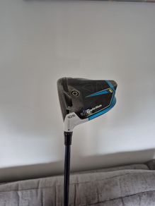 Taylormade Left handed SIM2 MAX driver