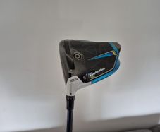 Taylormade Left handed SIM2 MAX driver