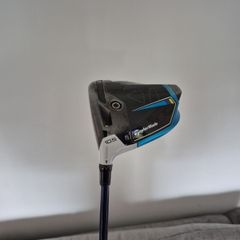 Taylormade Left handed SIM2 MAX driver