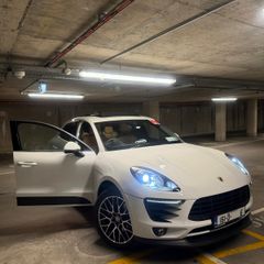 2016 Porsche Macan