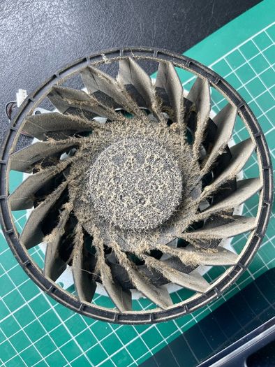 PlayStation 5 PS4 Cleaning - Liquid Metal & Thermal Paste