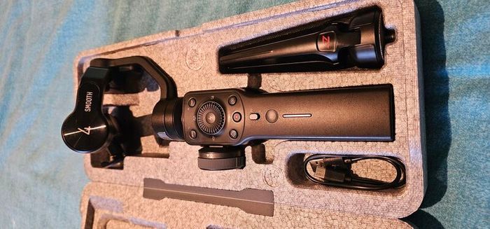 Zhiyun Smooth 4 Handheld 3-Axis Smartphone Gimbal Stabilizer