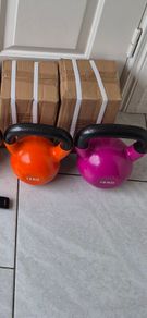 2xbrand new cast irion kettlebells