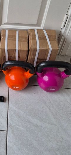 3xbrand new cast iton kettlebells