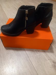 Boots size 37 uk 4