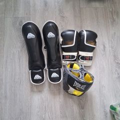 Boxing gloves, shin pads and headgear