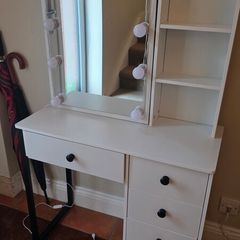 vanity table