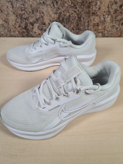 womens NIKE downshifter 13 trainers runners white Size UK 6 EU 40