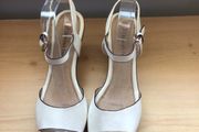 Heavenly Feet White Strappy High Heel sandals  Size 6