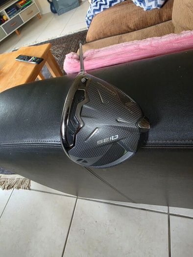 Taylormade Qi35 driver (right handed)