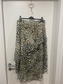 River Island skirt - longer at the back, split on the front