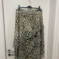 River Island skirt - longer at the back, split on the front