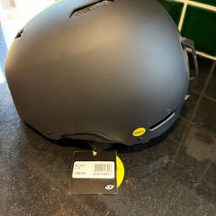 Ski helmet