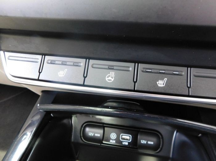 66K KM Auto Kia Sorento High-spec 7-seater Pan Roof