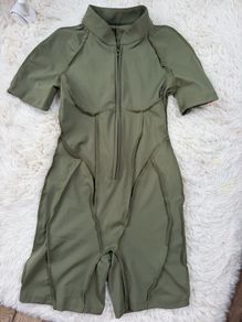 gym suit