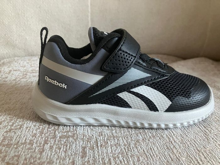 Boys shoes