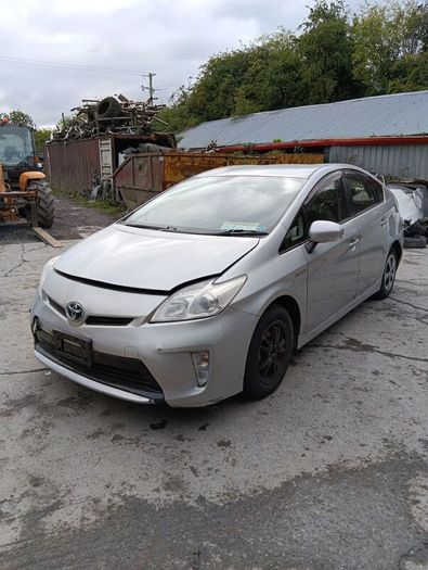 Breaking Toyota Prius 2012 hybrid