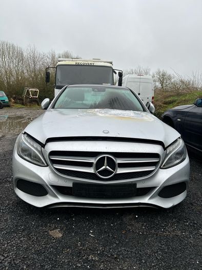 Breaking Mercedes c350e 2016 c class w205 hybrid